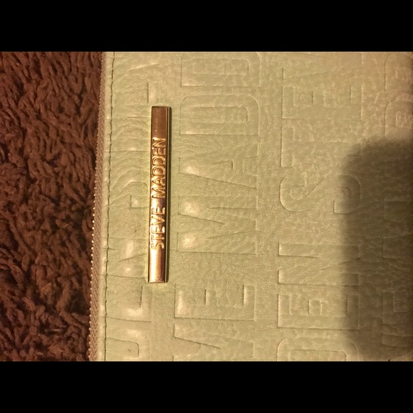 Mint Green Steve madden wallet - Picture 3 of 3